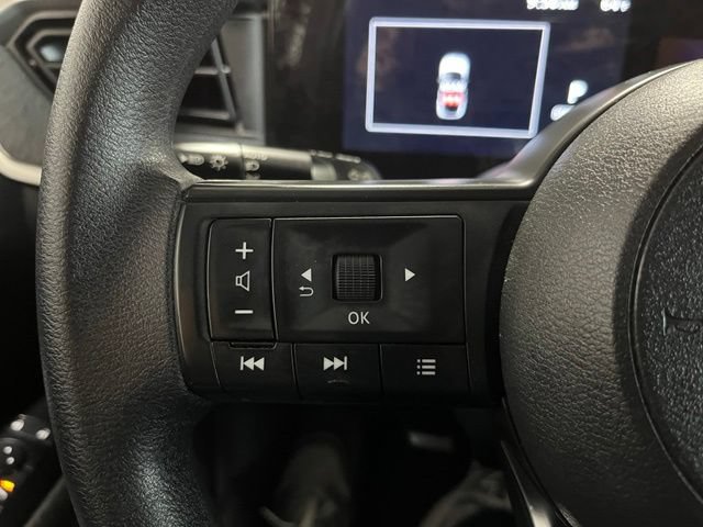 Used 2025 Nissan Kicks SV AWD/4WD image 22
