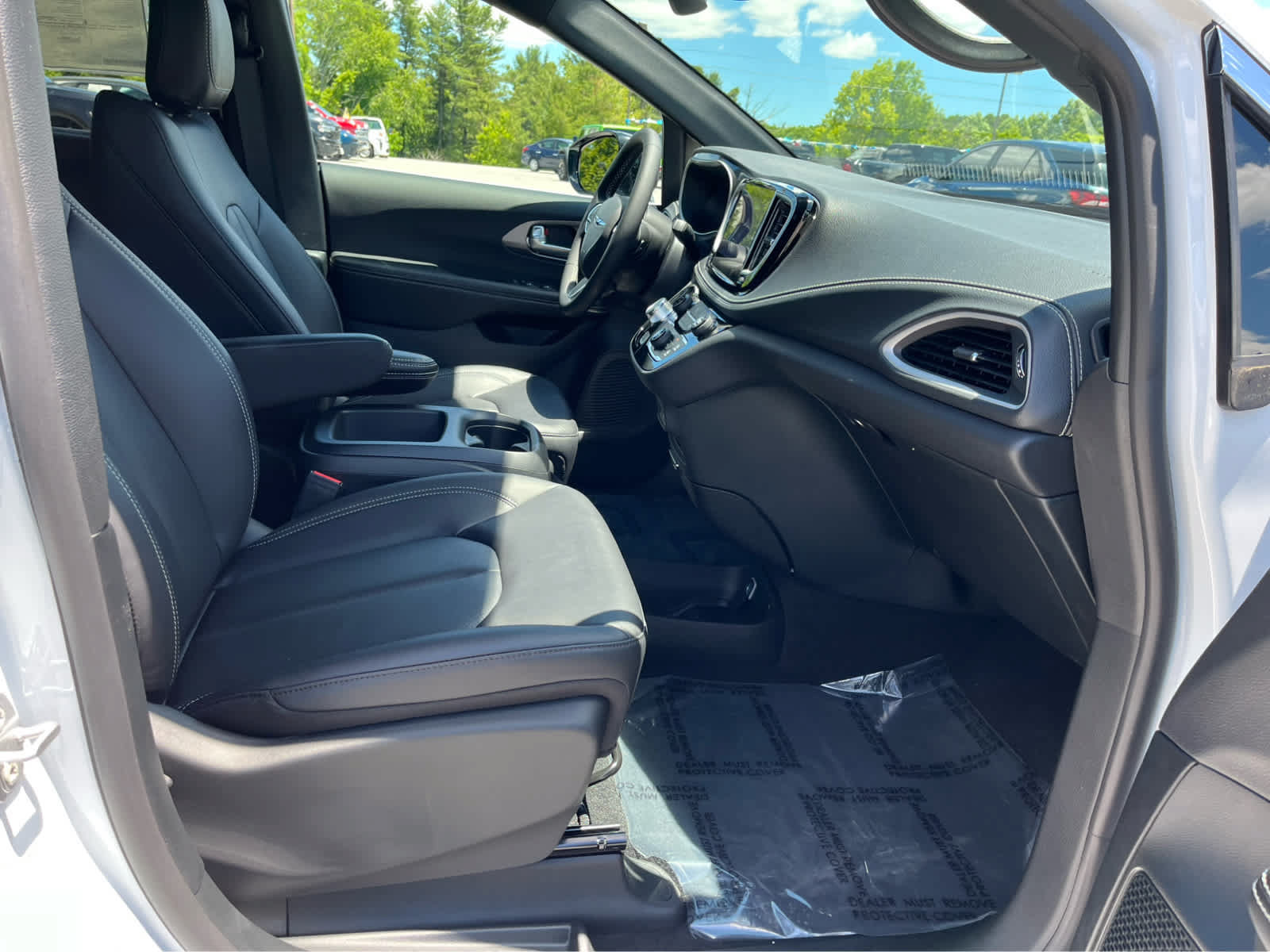 New 2026 Chrysler Pacifica Select FWD image 34