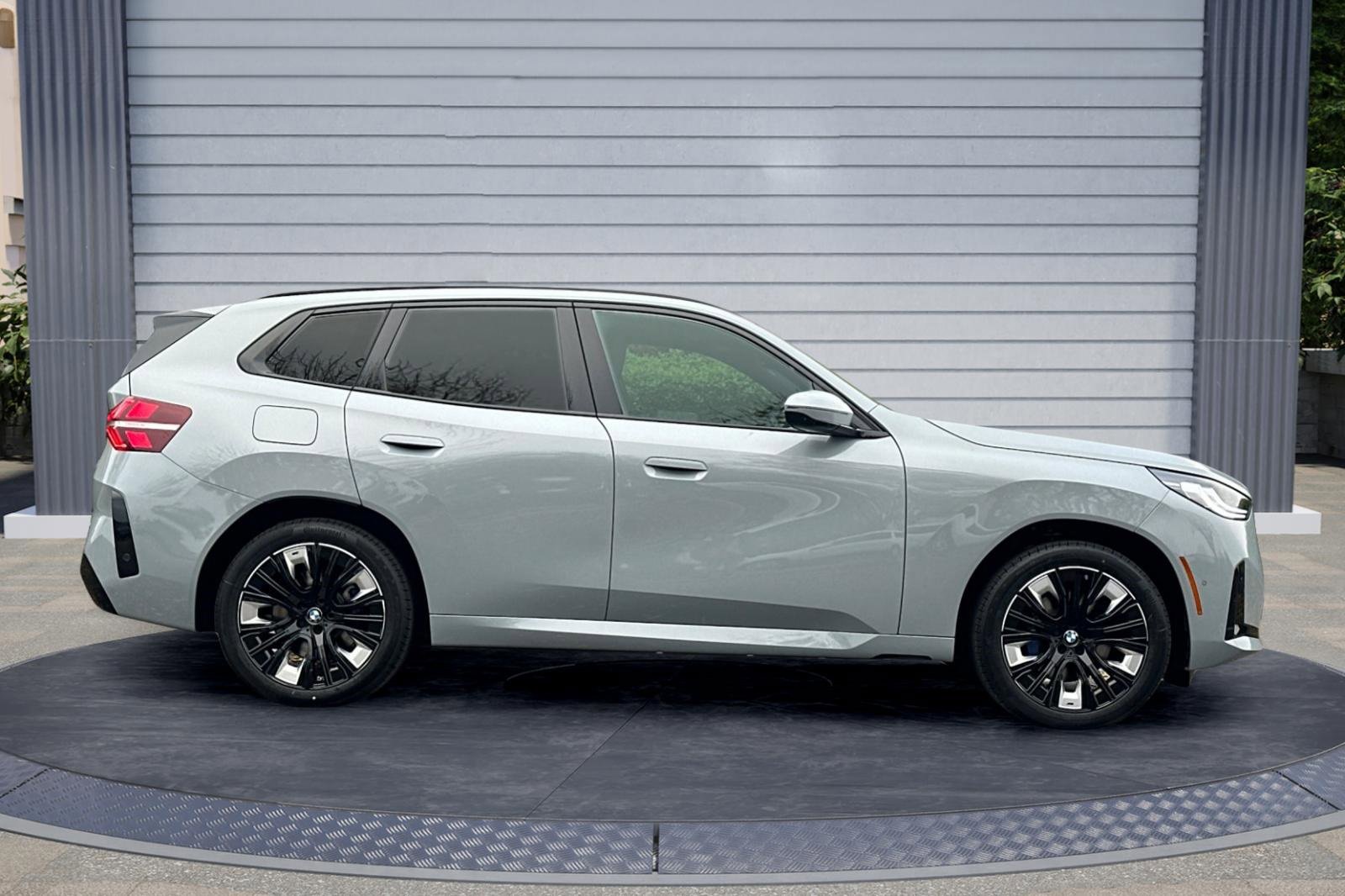 New 2026 BMW X3 xDrive30 w/ Premium Package image 3