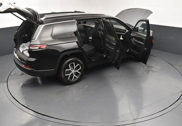 Used 2025 Jeep Grand Cherokee L Limited image 30