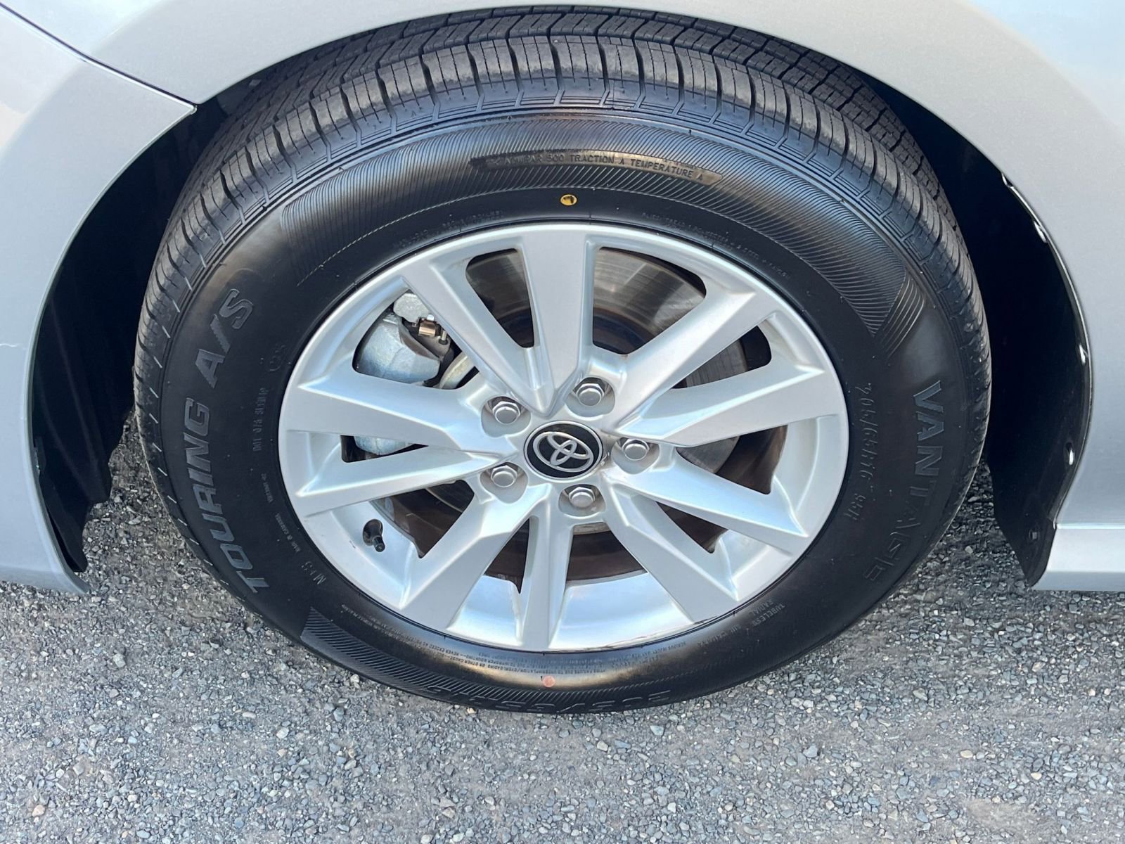 Used 2025 Toyota Camry LE image 28