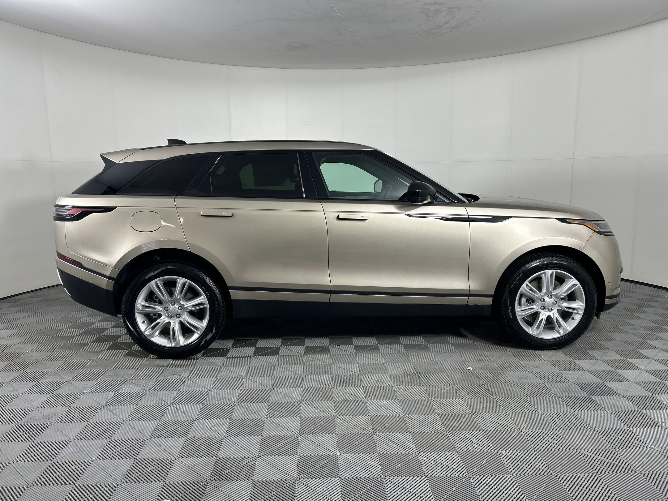 New 2026 Land Rover Range Rover Velar S image 6