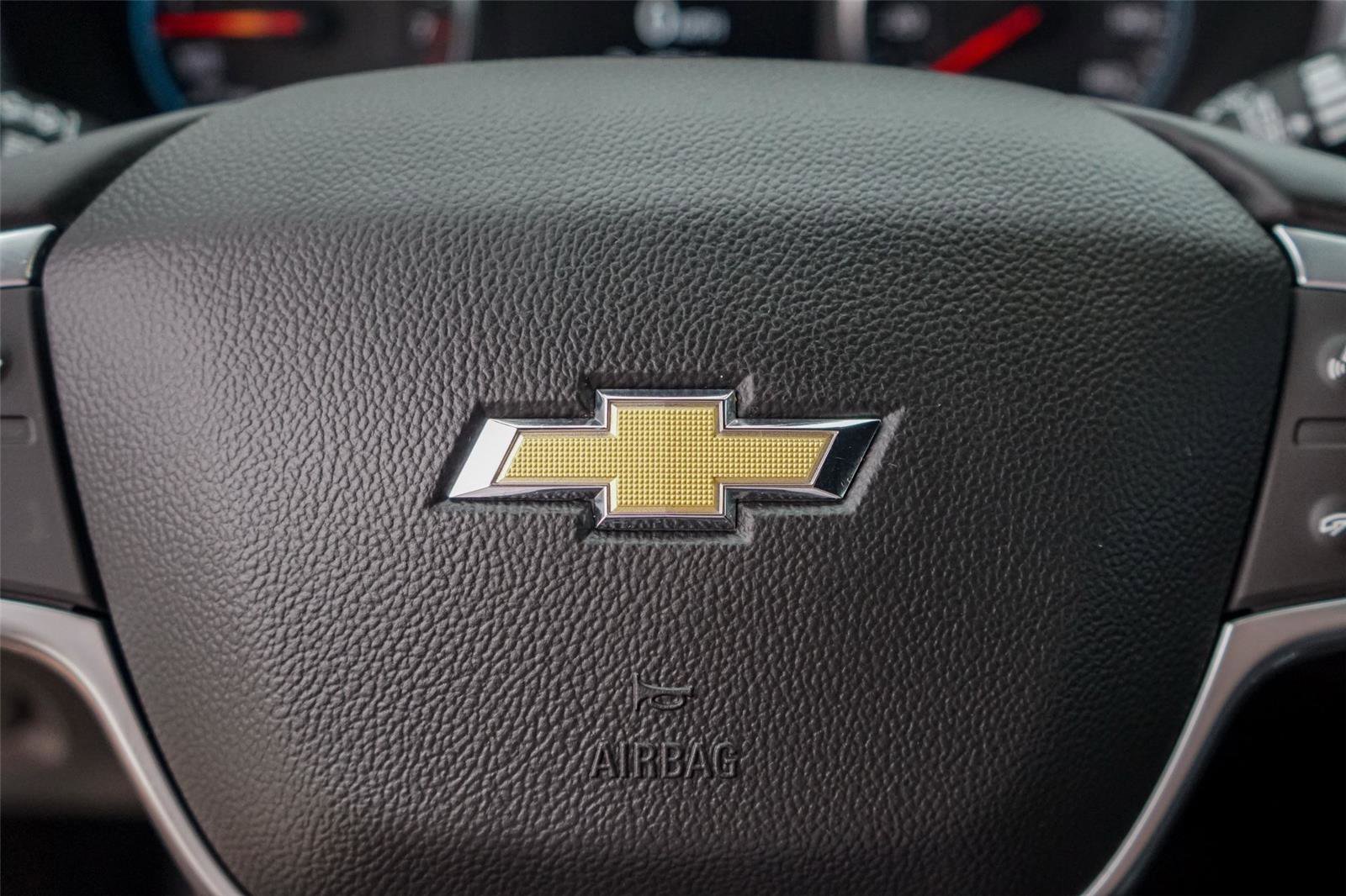 Used 2023 Chevrolet Traverse LT w/ Rear Camera Mirror Package AWD/4WD image 18