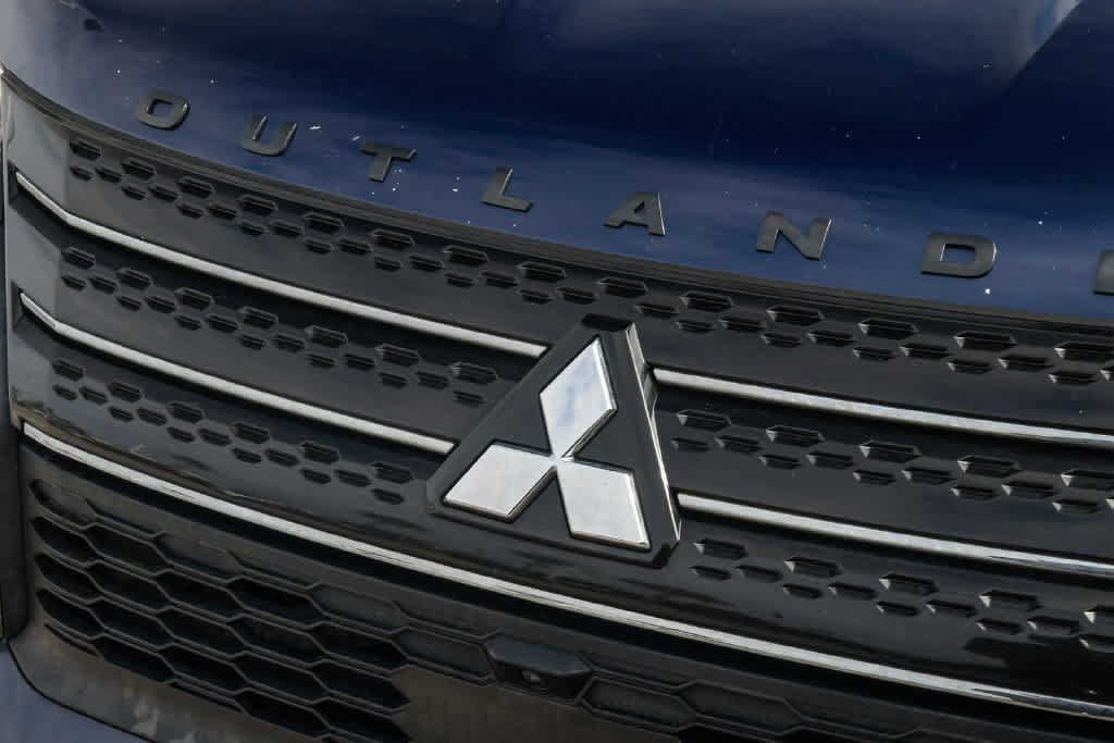 Used 2023 Mitsubishi Outlander SE FWD image 4