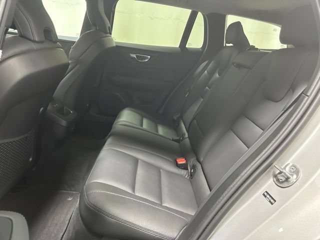 Used 2025 Volvo V60 B5 Cross Country Plus AWD/4WD image 10