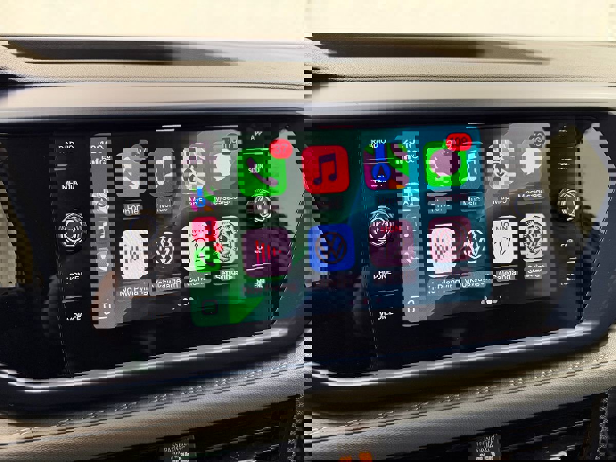 Used 2024 Volkswagen Taos SE FWD image 19