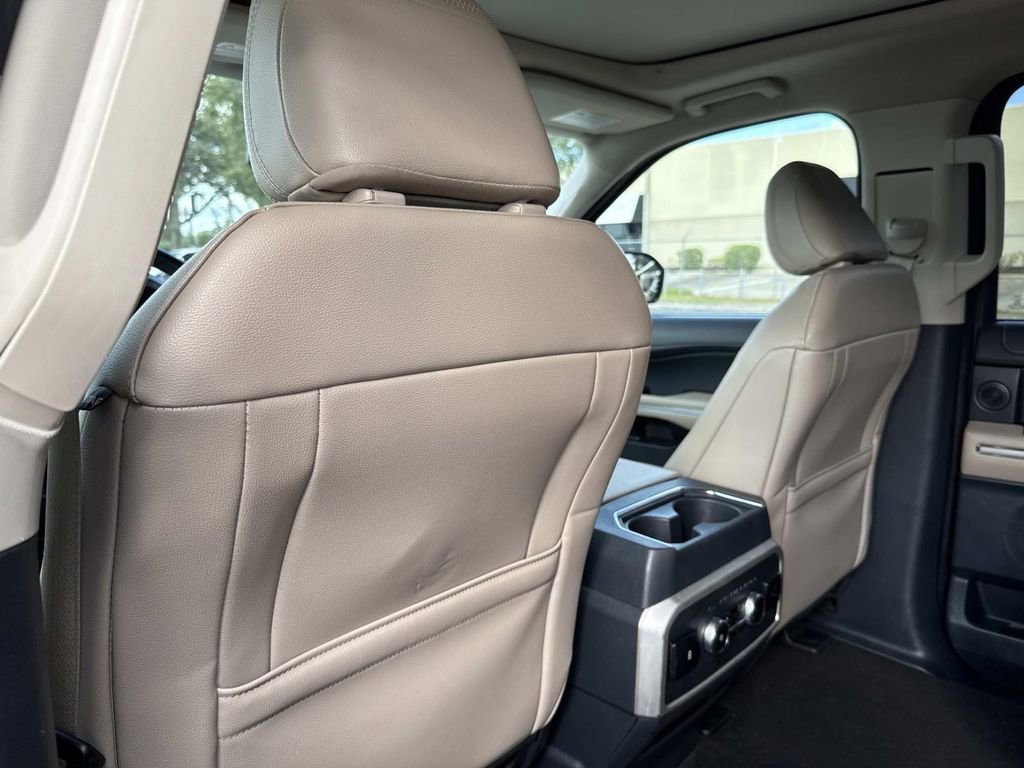 Used 2023 Ford Expedition Limited image 12