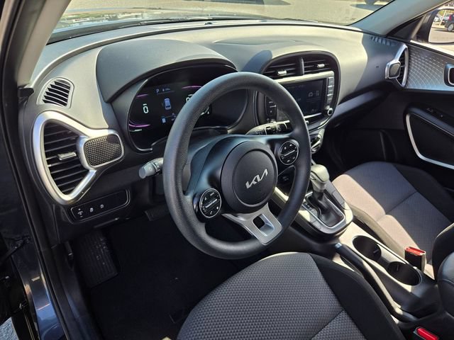 Used 2024 Kia Soul LX w/ Option Group 015 FWD image 8