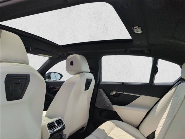 Used 2024 BMW i5 eDrive40i w/ Executive Package RWD image 20