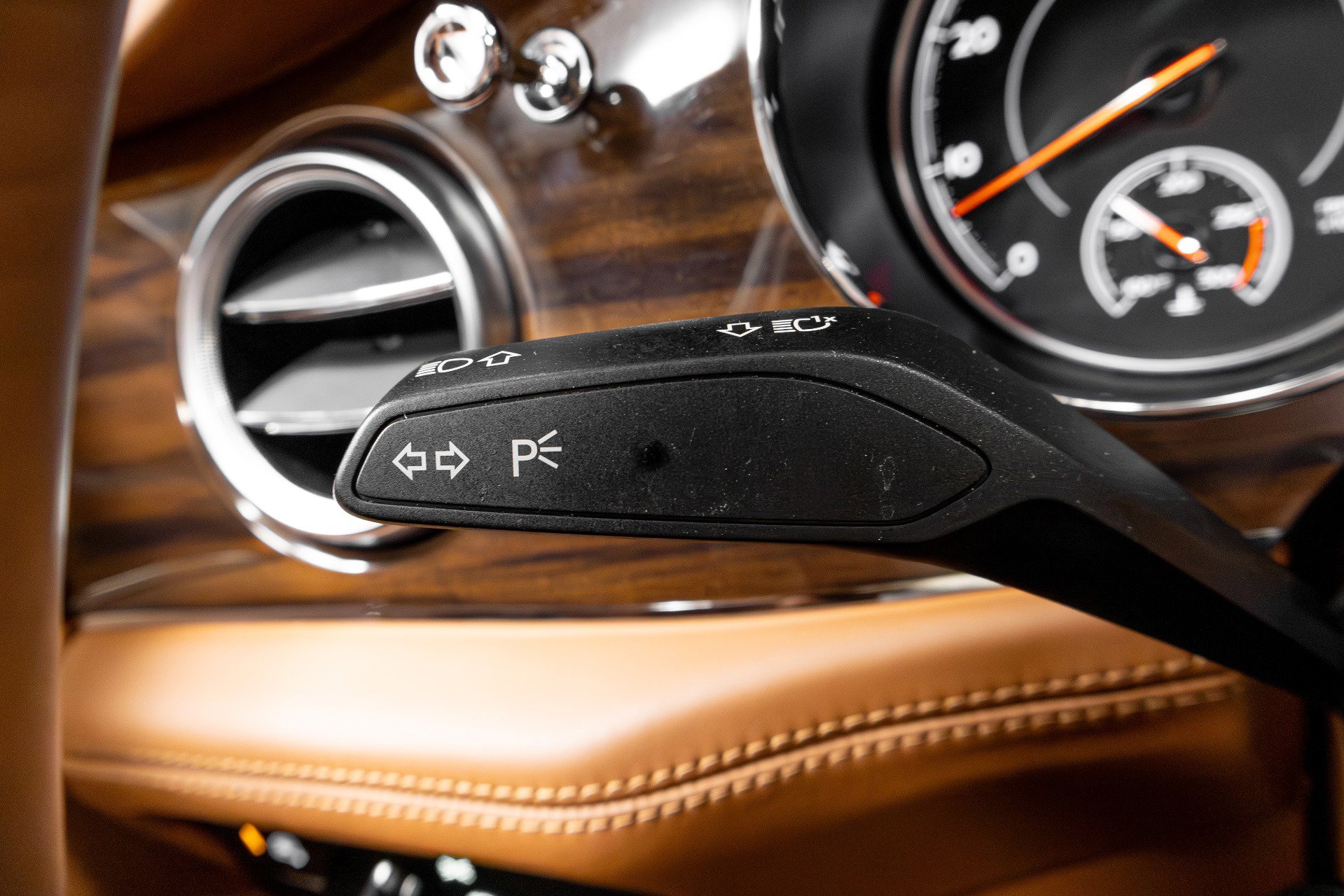 Used 2019 Bentley Bentayga image 53