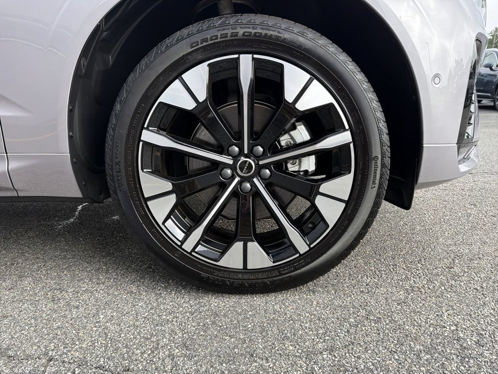 New 2026 Volvo XC60 B5 Plus w/ Climate Package AWD/4WD image 13