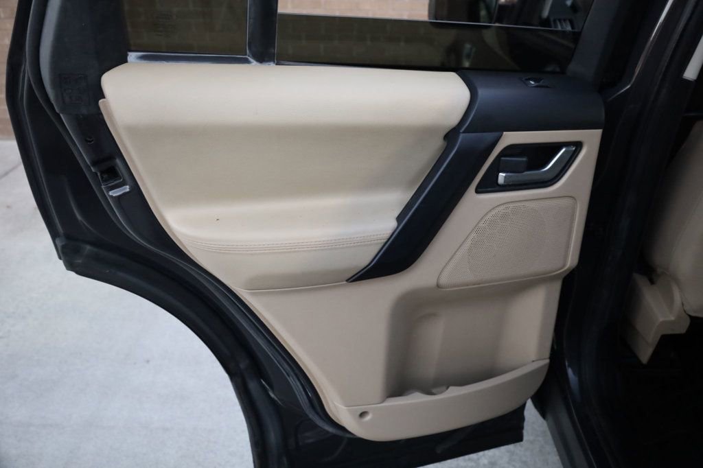 Used 2012 Land Rover LR2 HSE image 16