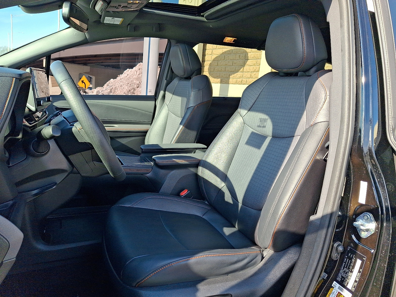 Used 2024 Toyota Sienna XSE w/ XSE Plus Package image 13