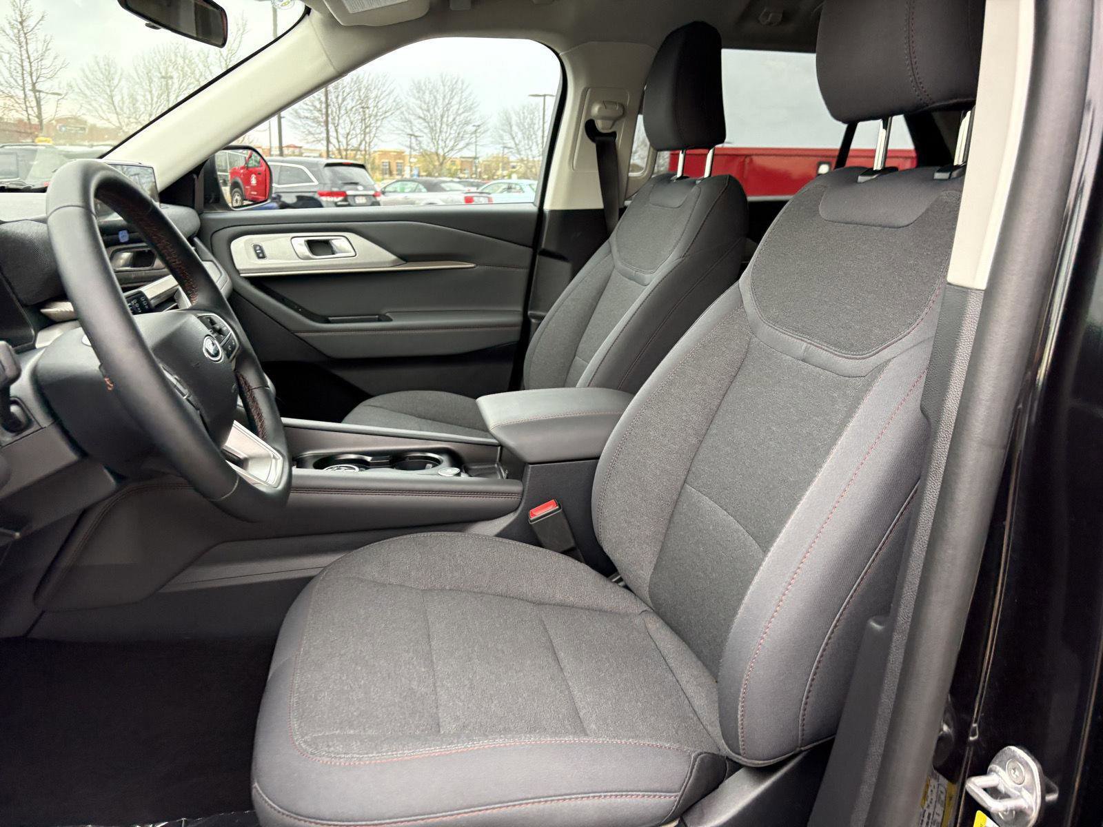 Used 2025 Ford Explorer Active image 16