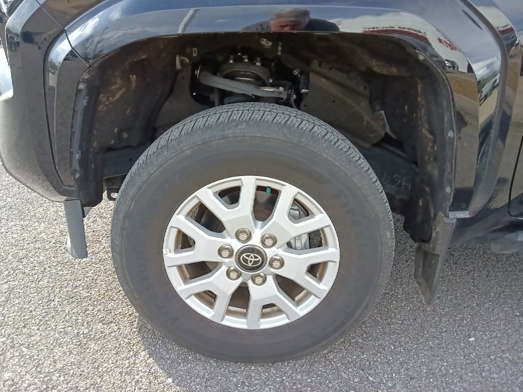 Used 2024 Toyota Tacoma SR AWD/4WD image 10