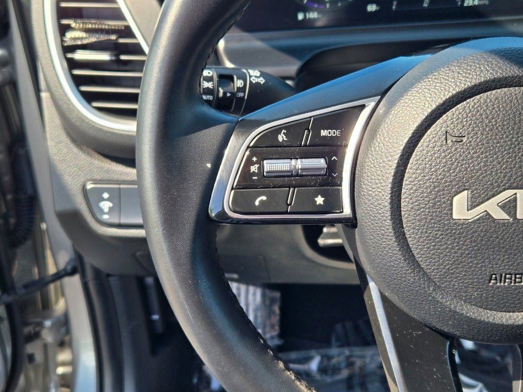 Used 2024 Kia Seltos EX image 30