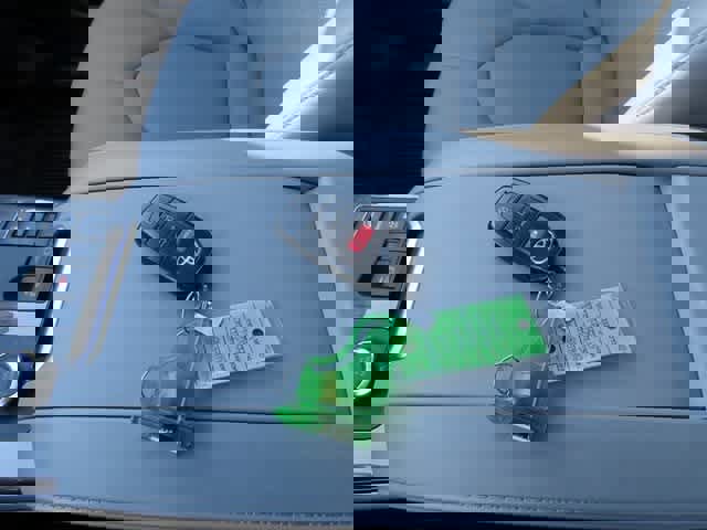 Used 2024 Toyota Highlander Limited image 31