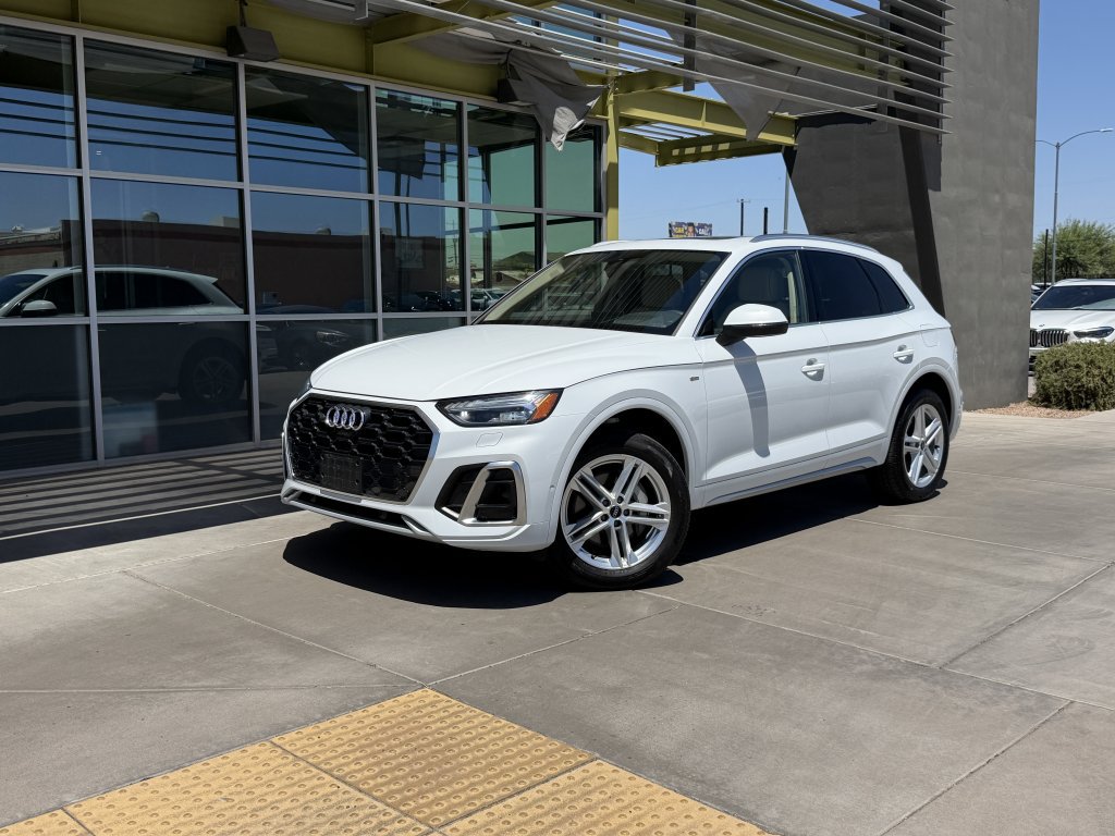Used 2024 Audi Q5 e Prestige w/ Prestige Package AWD/4WD image 1