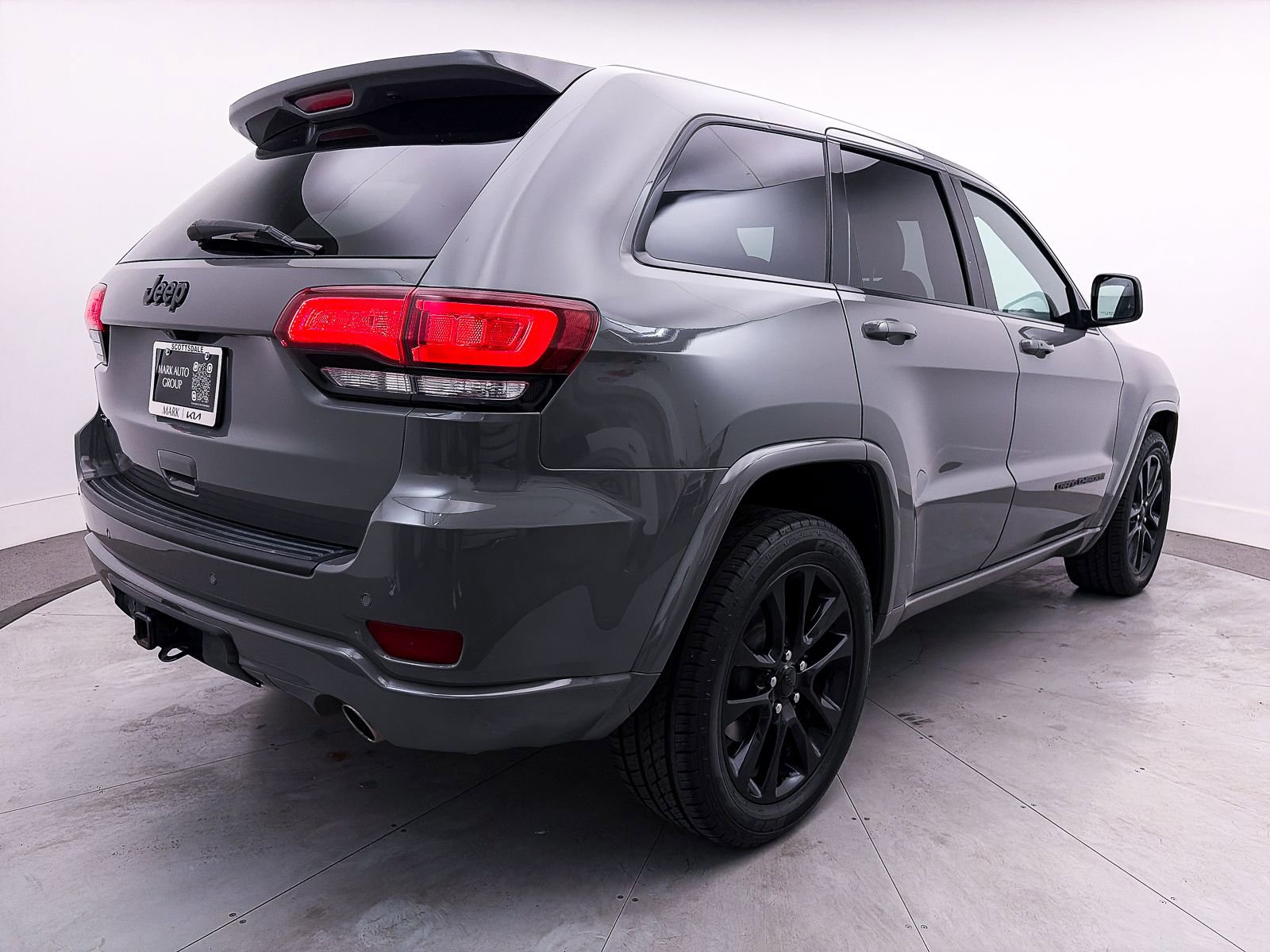 Used 2020 Jeep Grand Cherokee Altitude image 15