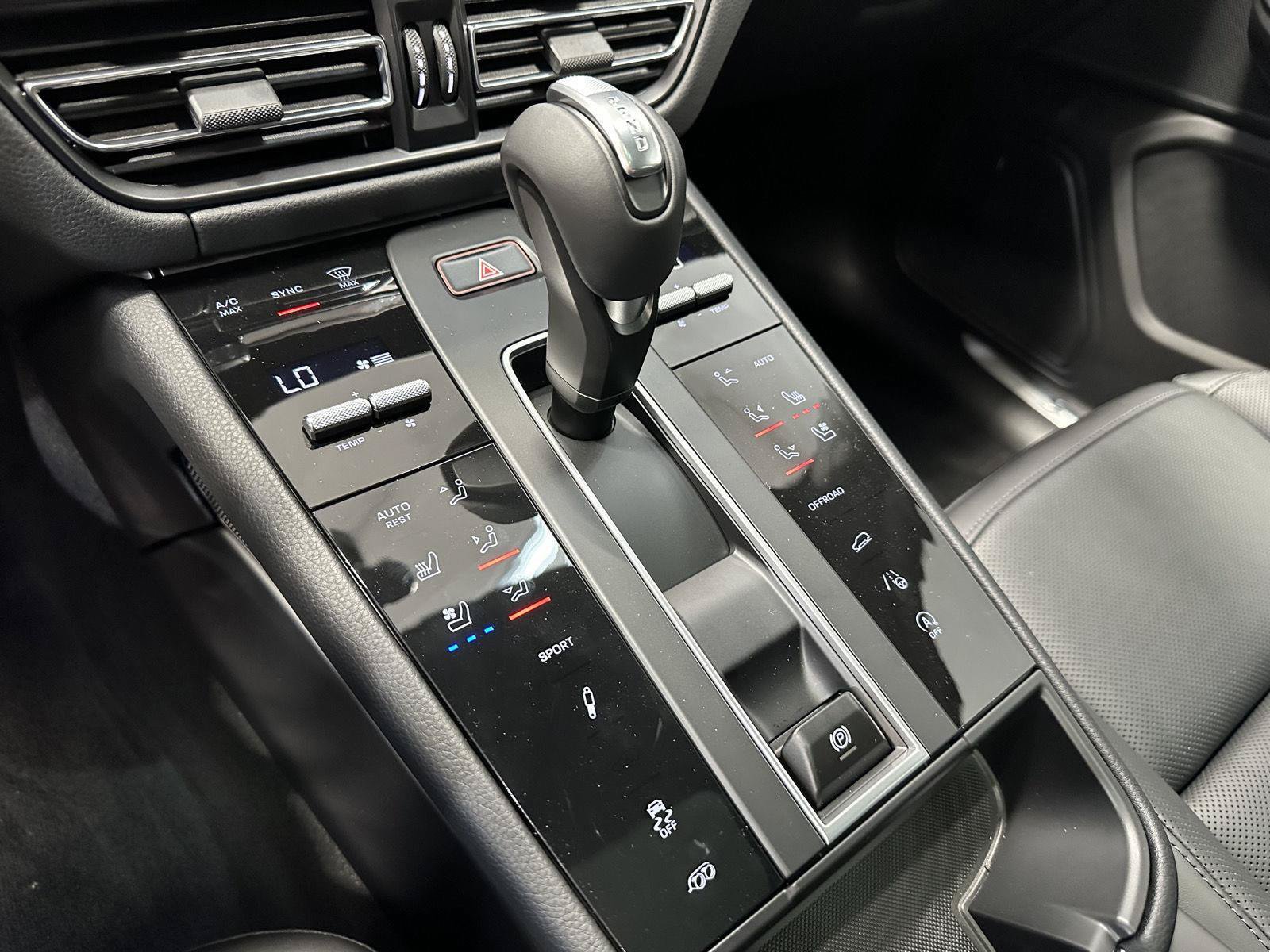 New 2026 Porsche Macan S AWD/4WD image 31