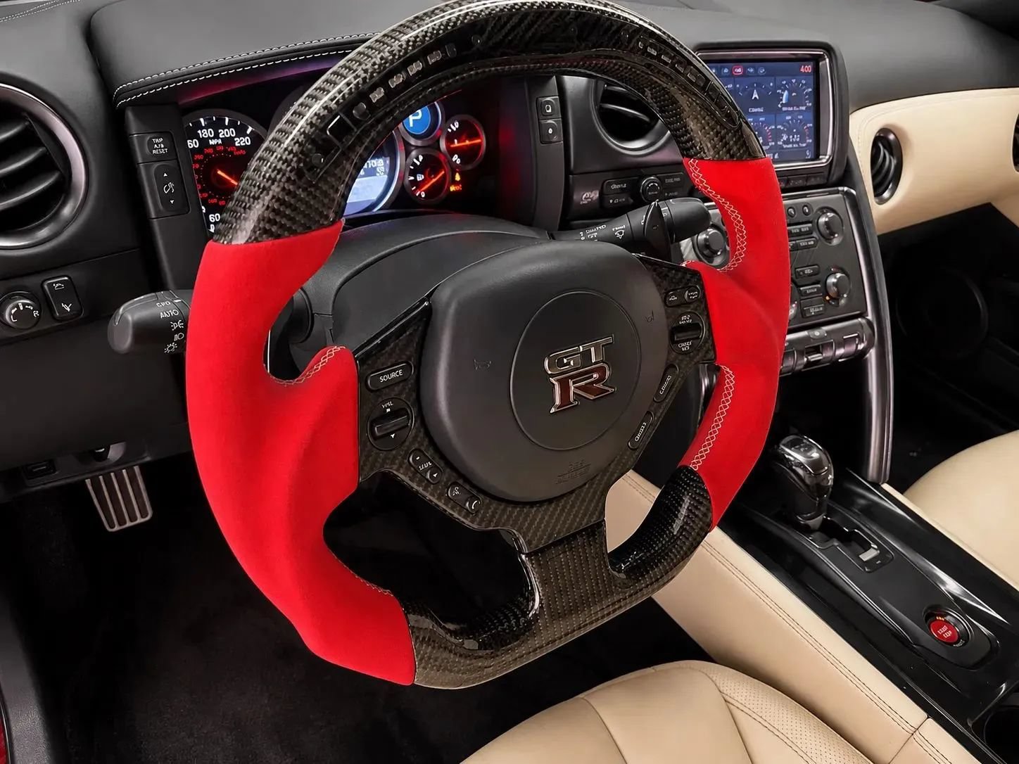 Used 2015 Nissan GT-R Premium AWD/4WD image 9