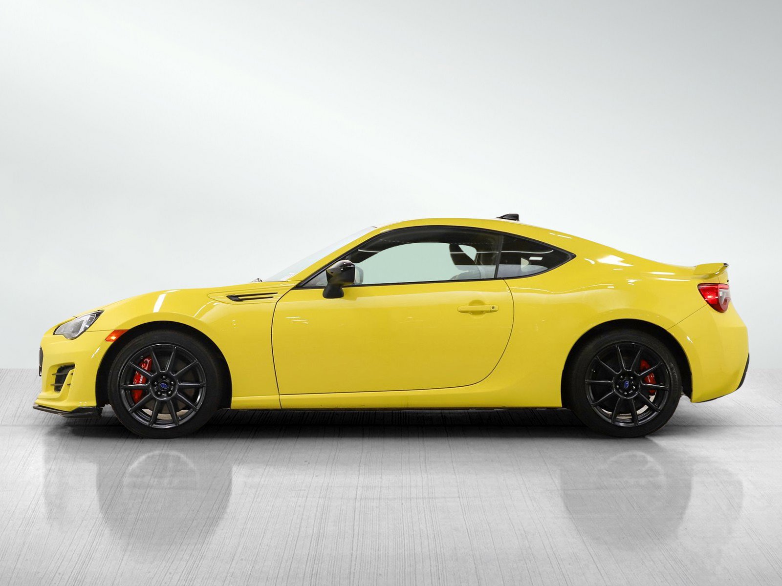 Used 2017 Subaru BRZ Series.Yellow image 2