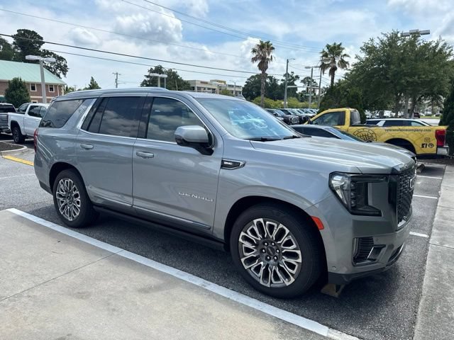 Used 2024 GMC Yukon Denali Ultimate AWD/4WD image 3
