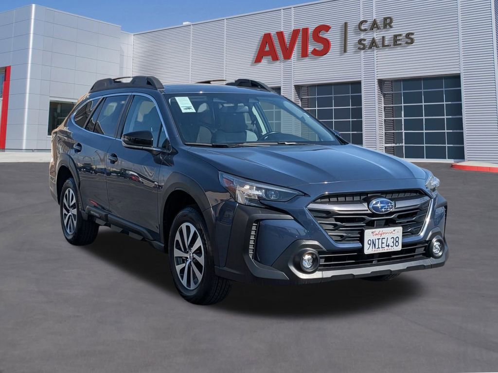 Used 2025 Subaru Outback Premium image 3