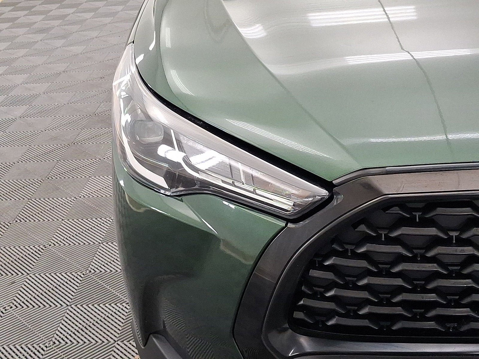 Used 2023 Toyota Corolla Cross LE AWD/4WD image 19