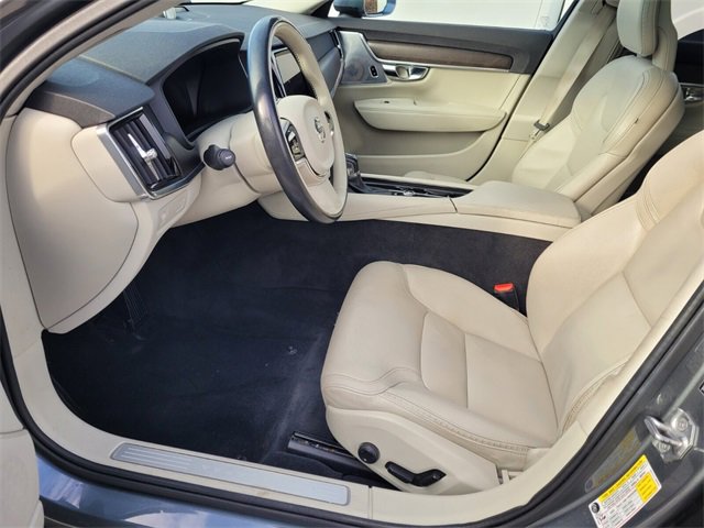 Used 2017 Volvo V90 T6 Cross Country image 6