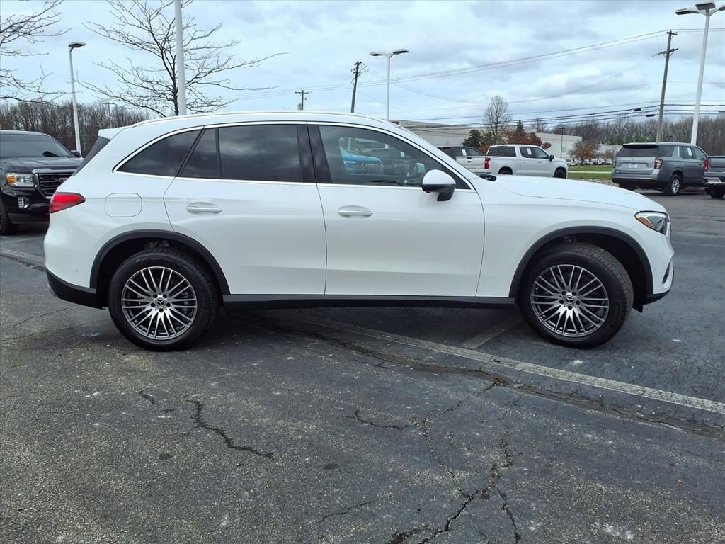 Used 2024 Mercedes-Benz GLC 300 GLC 300 image 30