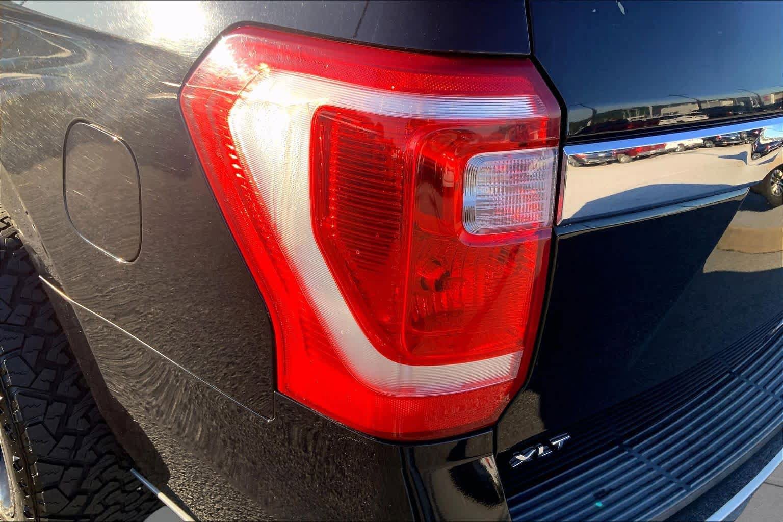 Used 2019 Ford Expedition Max XLT w/ Equipment Group 202A RWD image 27