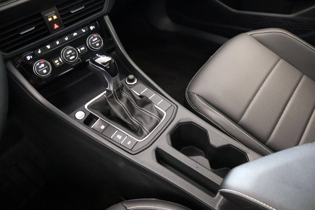 Used 2024 Volkswagen Jetta SE w/ Panoramic Sunroof Package image 21