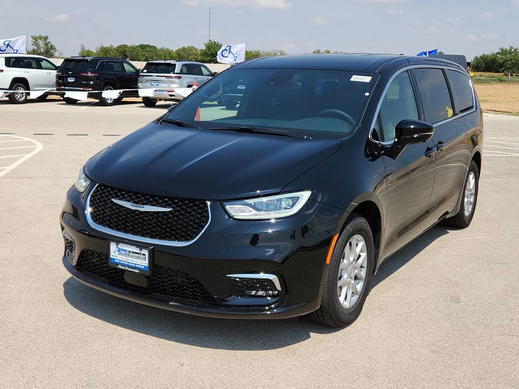 New 2026 Chrysler Pacifica Select FWD image 1