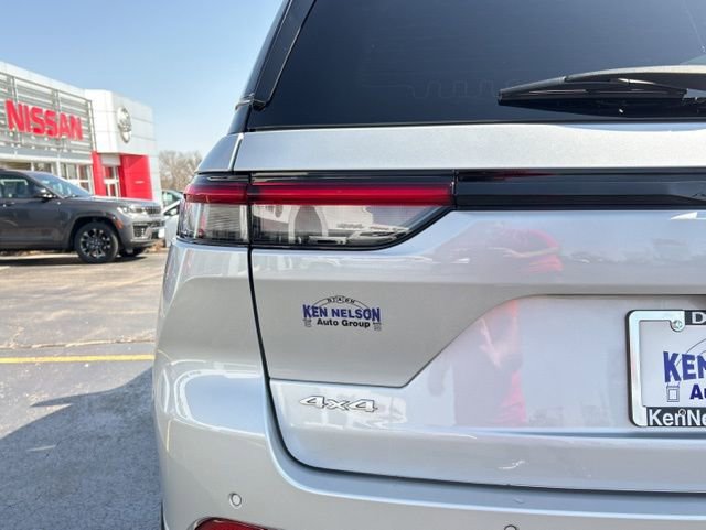 Used 2023 Jeep Grand Cherokee Summit w/ Adv Protech Group IV image 9