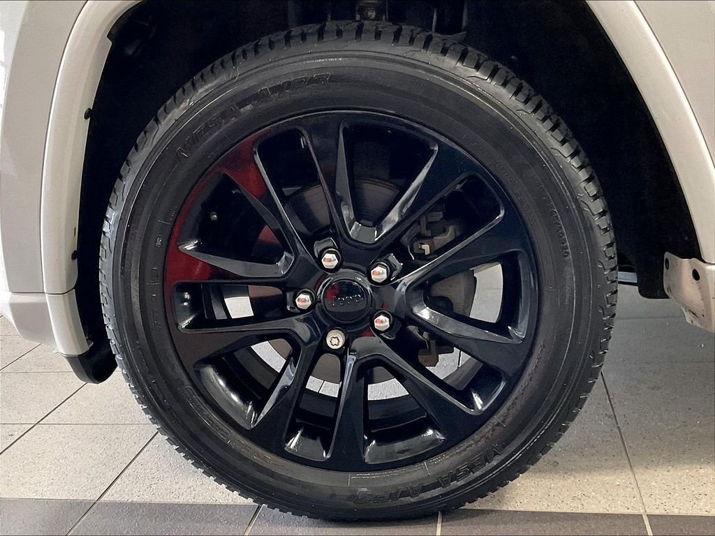 Used 2018 Jeep Grand Cherokee Altitude AWD/4WD image 7