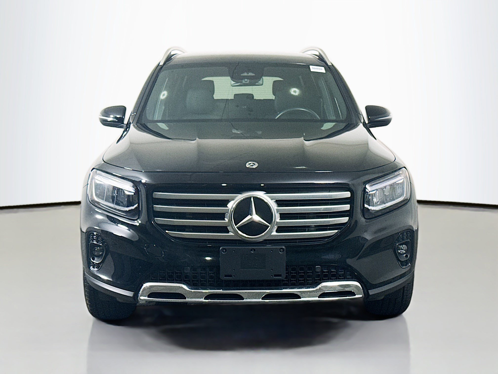 Used 2025 Mercedes-Benz GLB 250 image 2