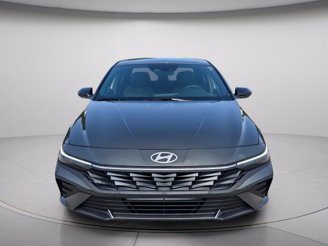 New 2026 Hyundai Elantra SEL Sport FWD image 3