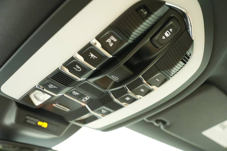 New 2026 Porsche Macan AWD/4WD image 35