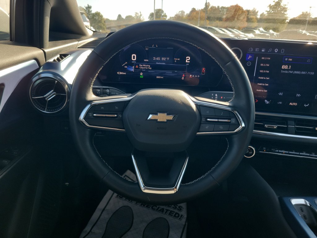 Certified 2025 Chevrolet Equinox EV LT AWD/4WD image 31