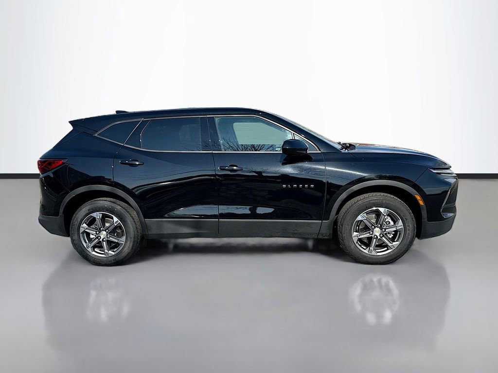 Used 2025 Chevrolet Blazer LT image 8