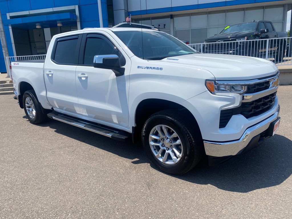 Used 2025 Chevrolet Silverado 1500 LT AWD/4WD image 7
