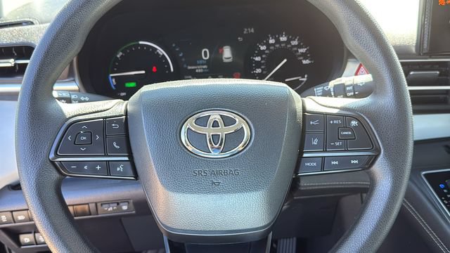 Certified 2025 Toyota Sienna LE FWD image 11