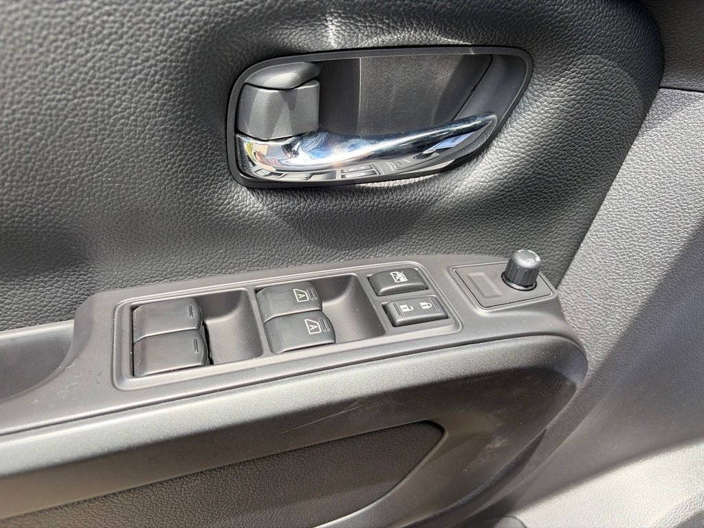Used 2021 Nissan Titan PRO-4X w/ Pro-4x Convenience Package AWD/4WD image 19