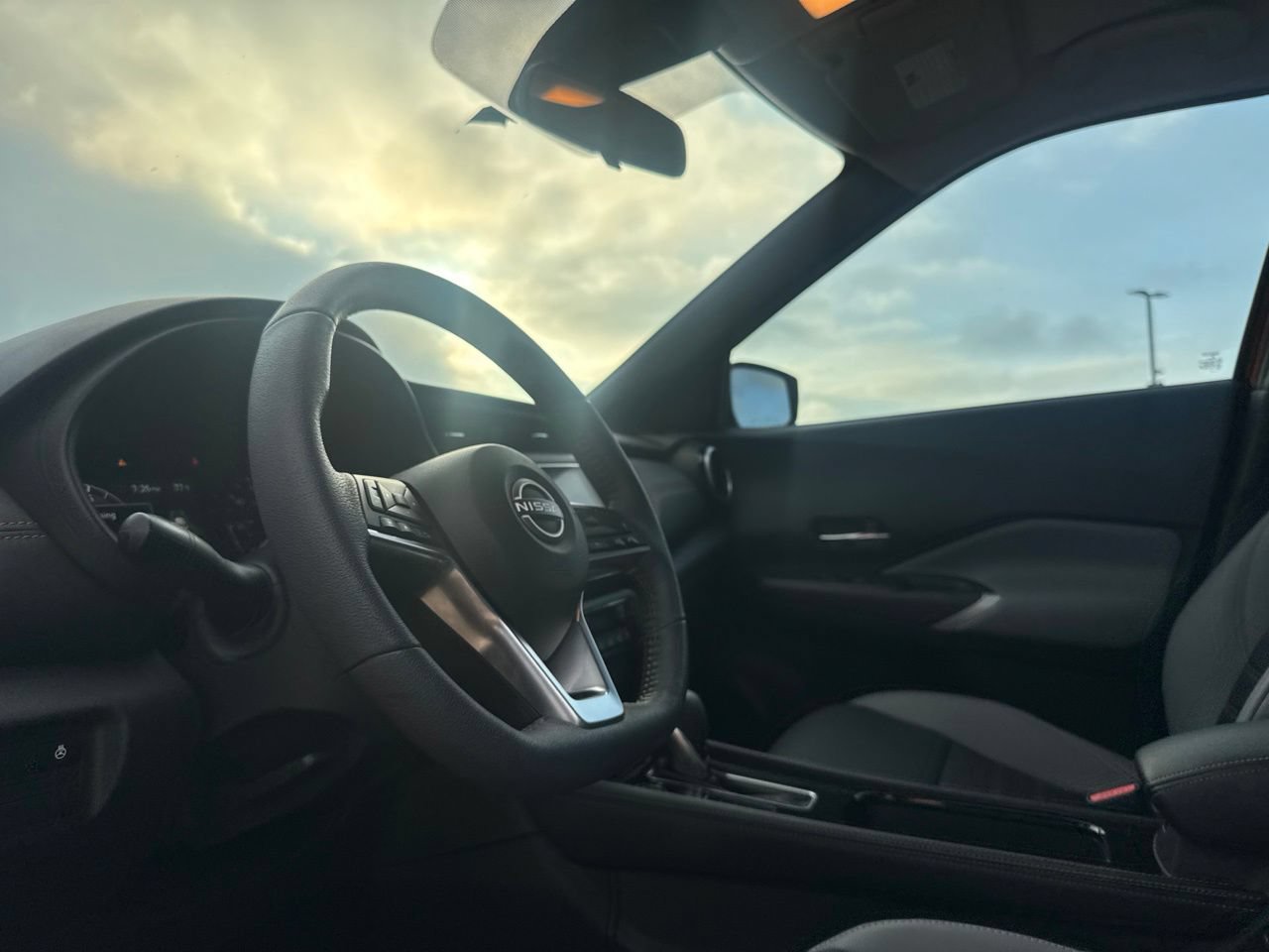 Used 2023 Nissan Kicks SR w/ SR Premium Package FWD image 34