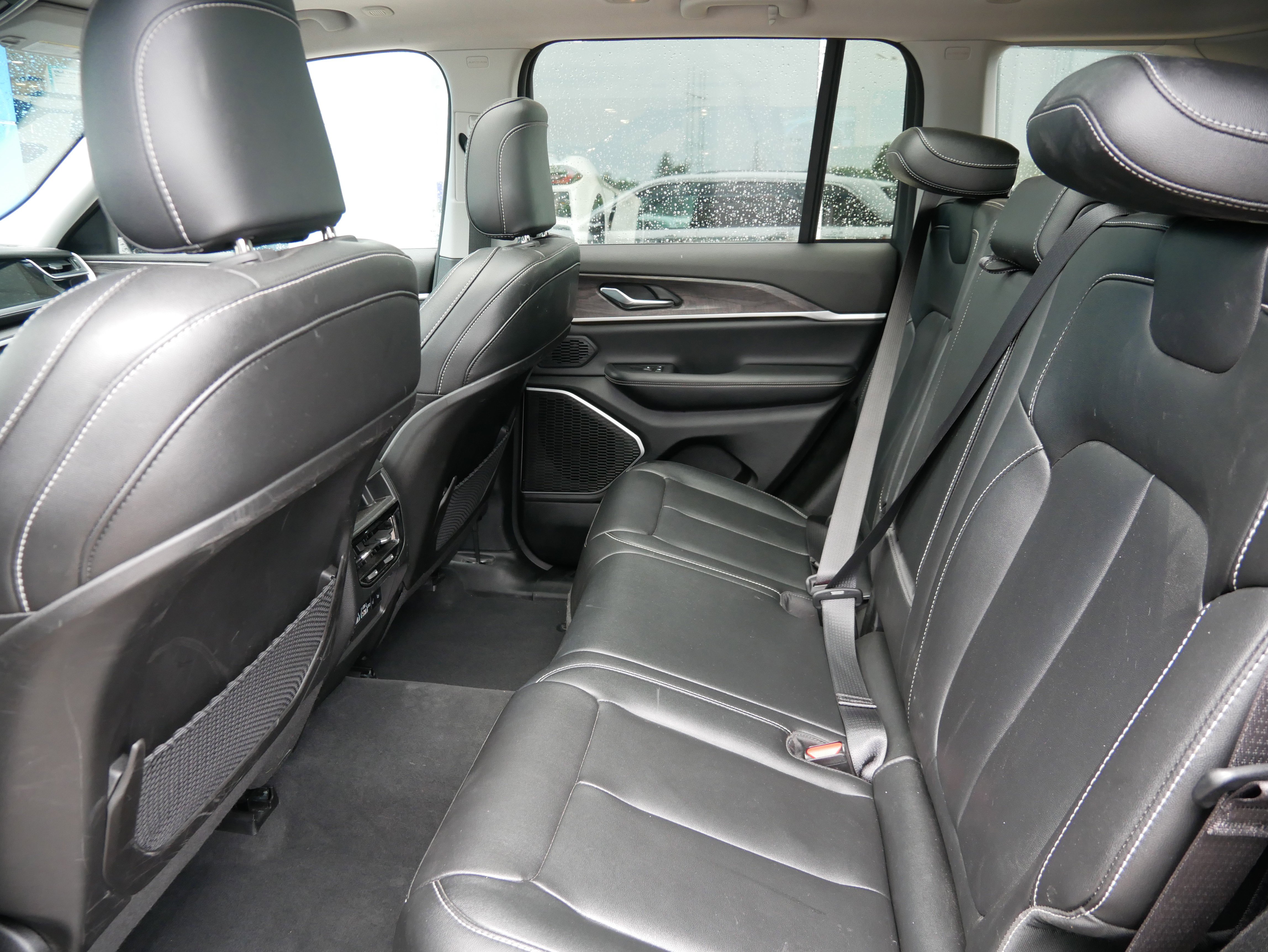 Used 2024 Jeep Grand Cherokee Limited 4xe image 9