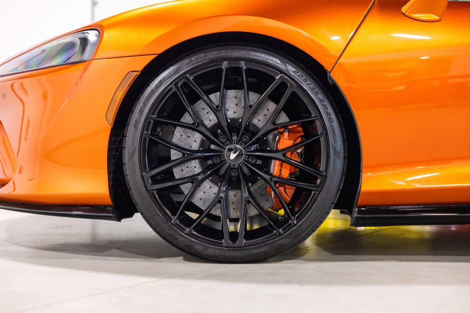 Used 2023 McLaren GT RWD image 19