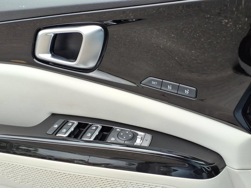 Used 2022 Kia Carnival SX Prestige FWD image 39