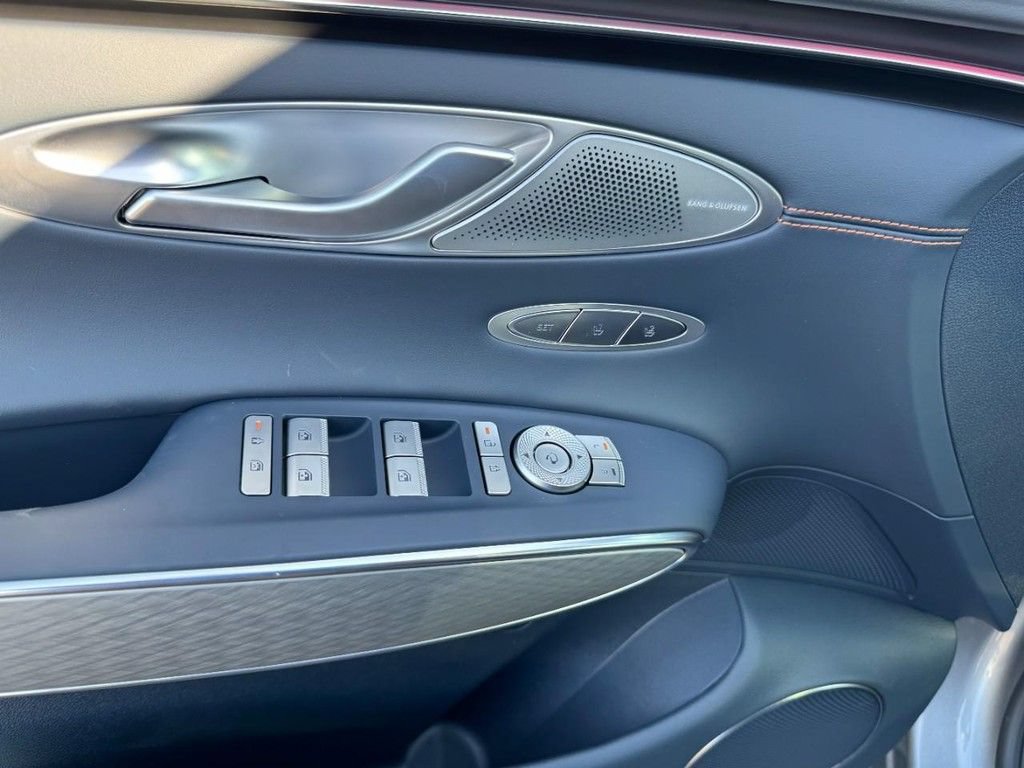 New 2026 Genesis GV70 2.5T Sport Prestige AWD/4WD image 11