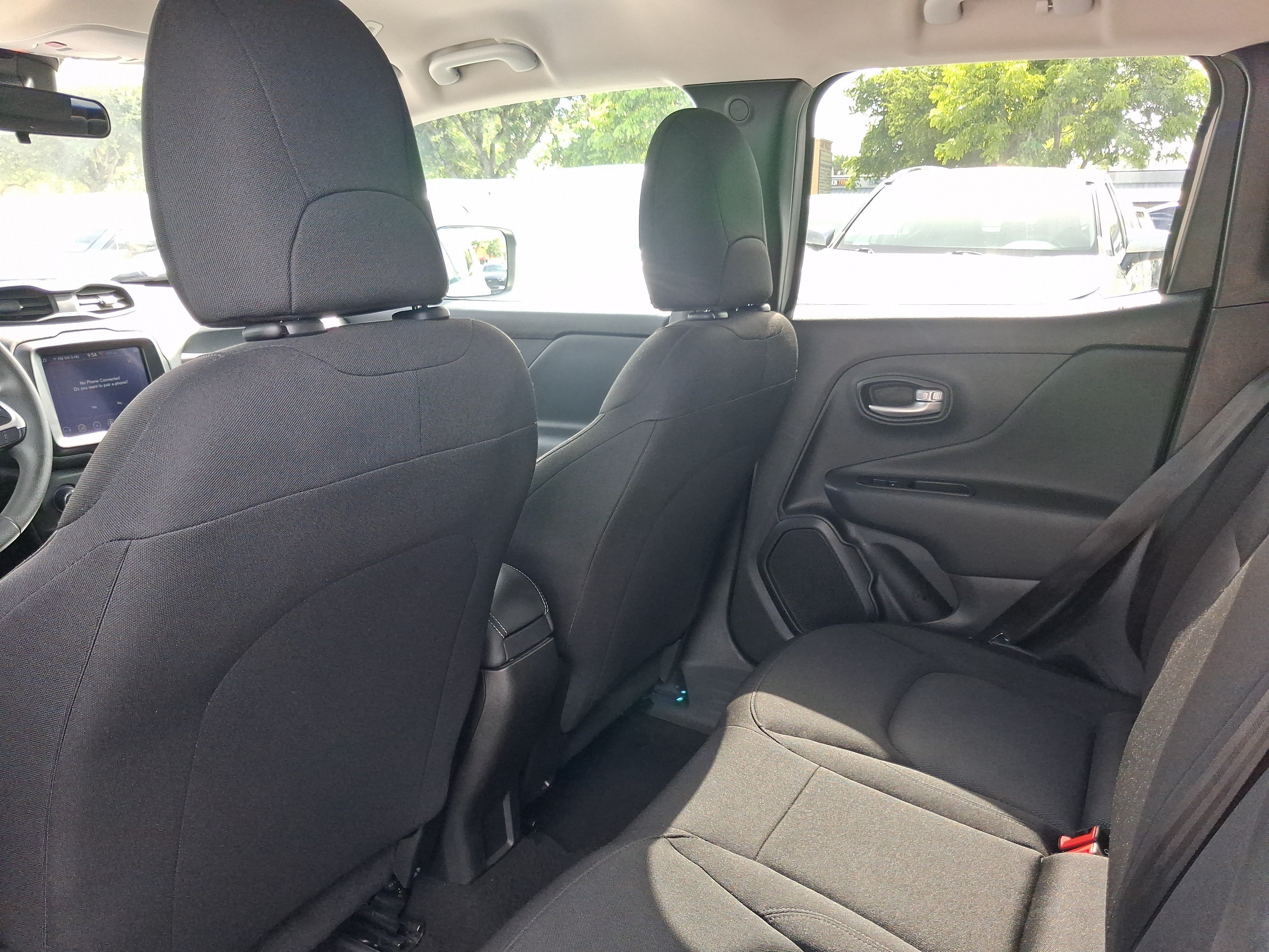 Used 2023 Jeep Renegade Latitude AWD/4WD image 6